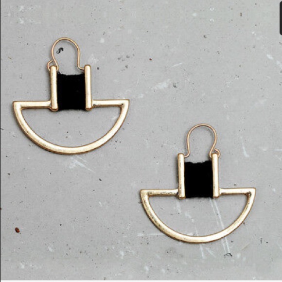 Jewelry - Nala Earrings - Black
